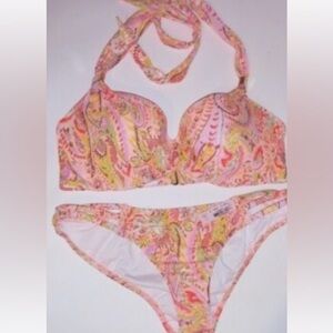 Like new Victoria’s Secret bikini 🏝️